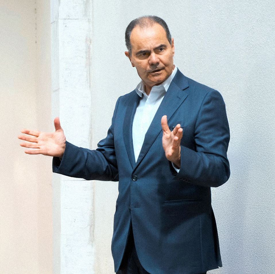Carlos Valleré Oliveira é fundador e CEO da LBC